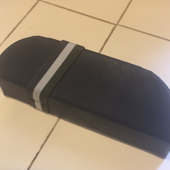 Penguin Sunglasses case - Picture 2 of 6